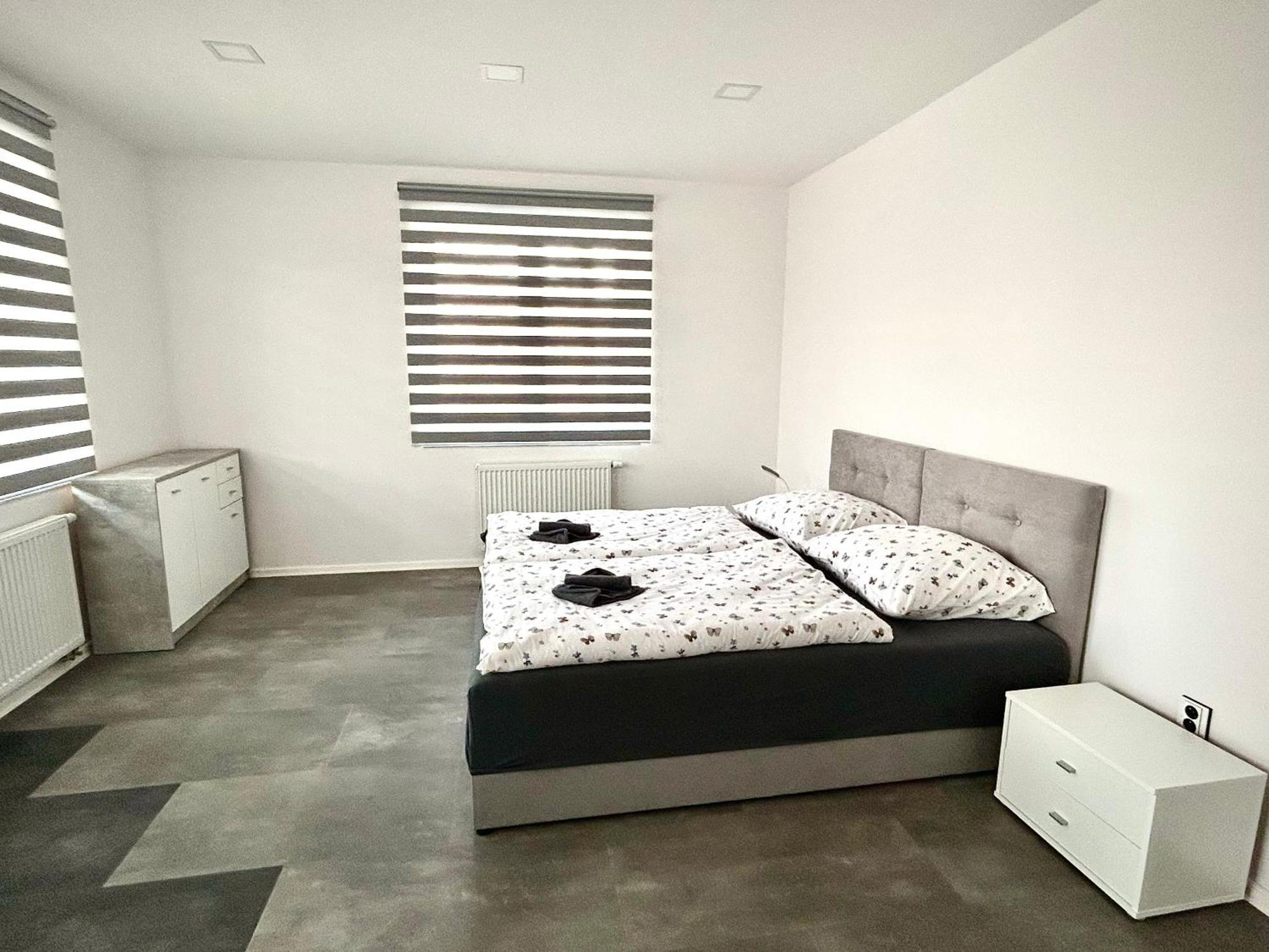 Apartmany Premium Se Soukromym Parkovanim Česká Lípa Esterno foto
