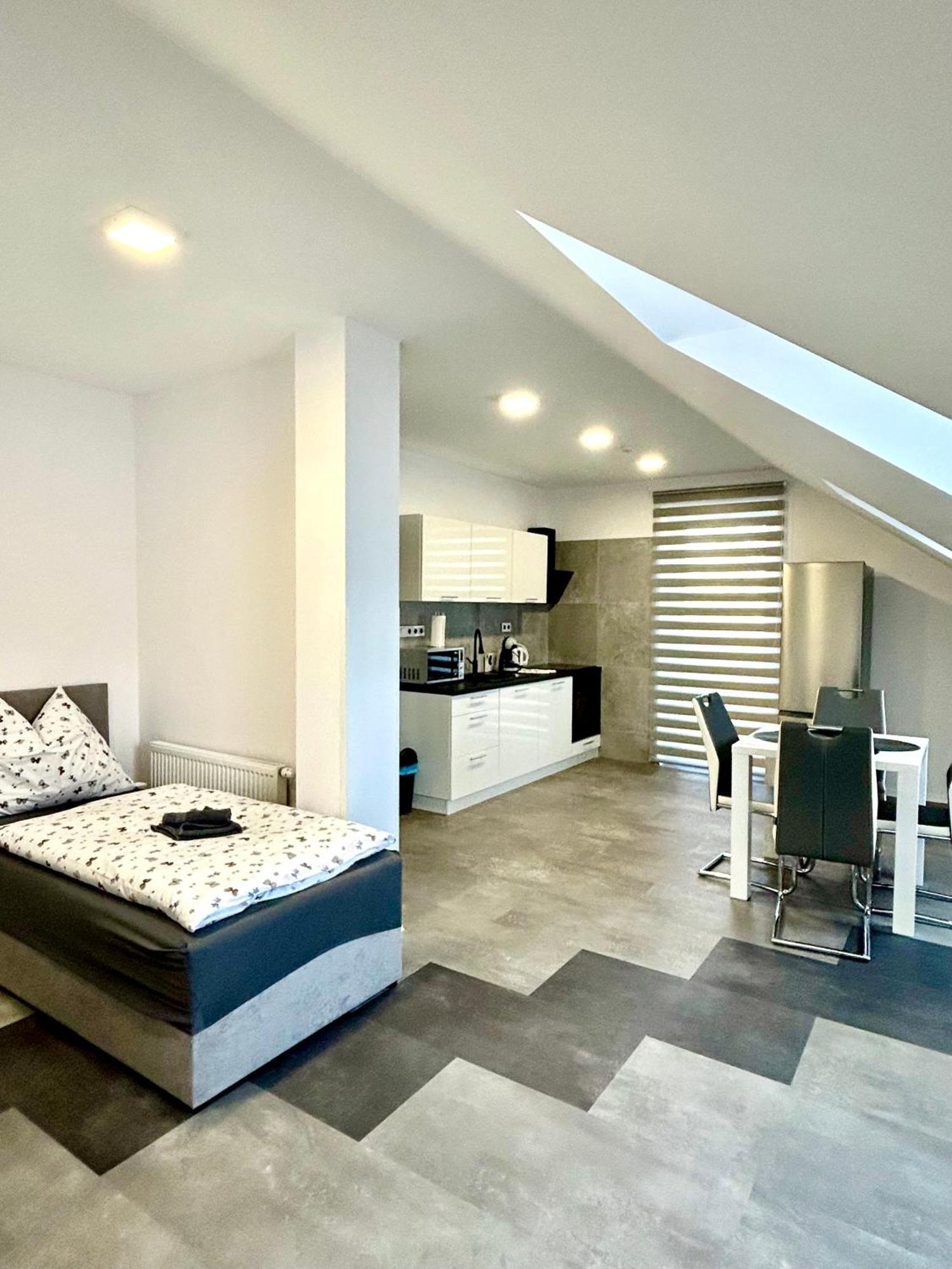 Apartmany Premium Se Soukromym Parkovanim Česká Lípa Esterno foto