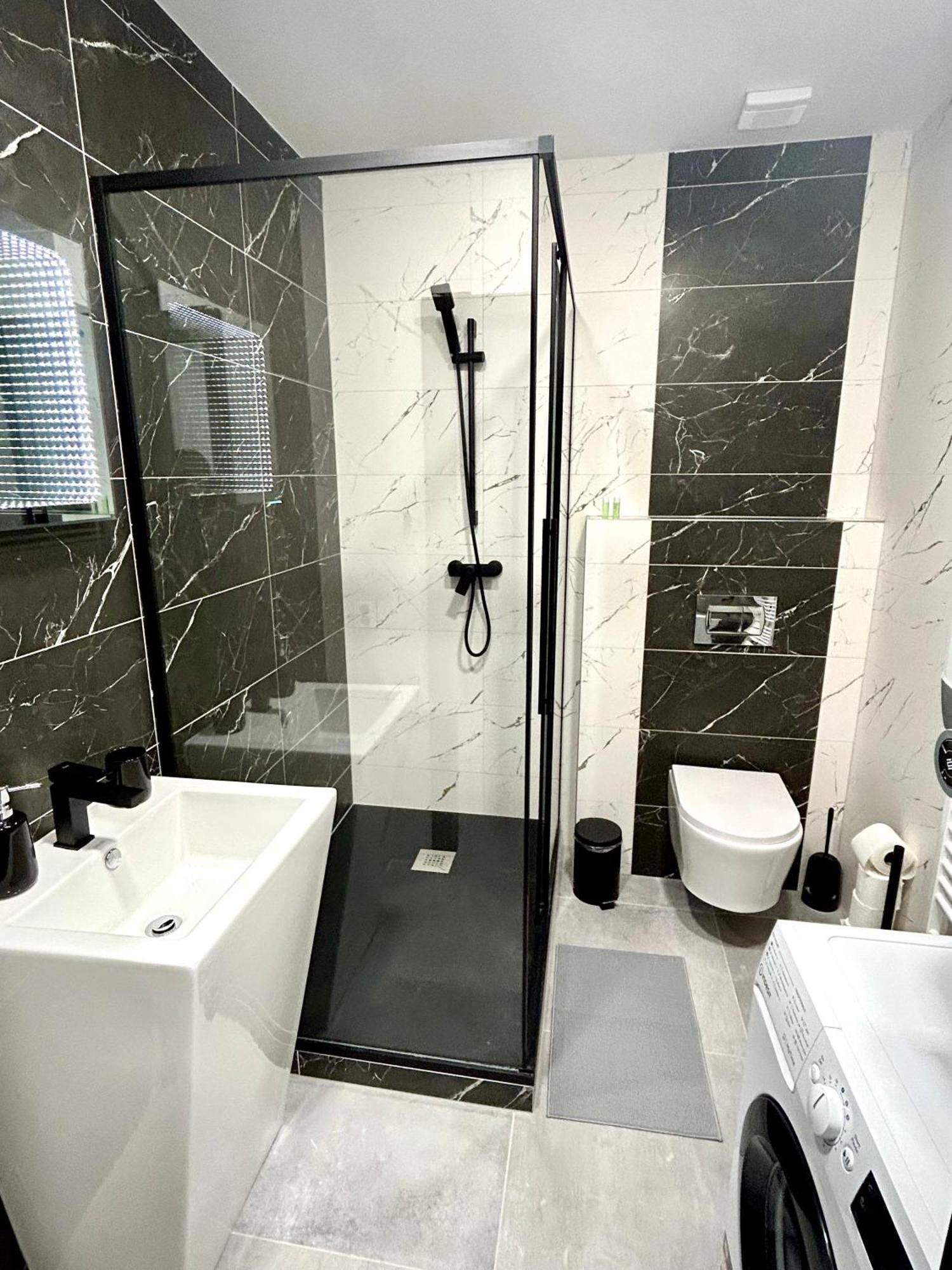 Apartmany Premium Se Soukromym Parkovanim Česká Lípa Esterno foto