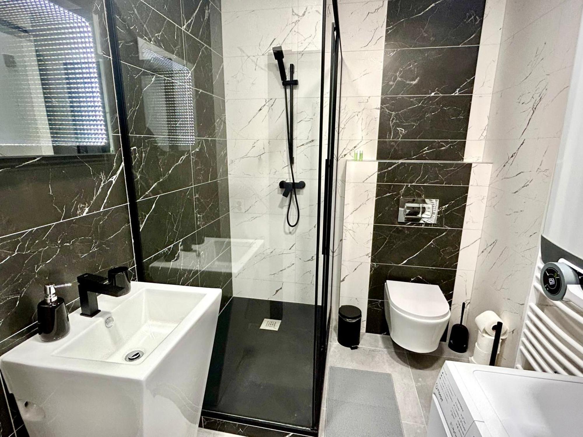 Apartmany Premium Se Soukromym Parkovanim Česká Lípa Esterno foto