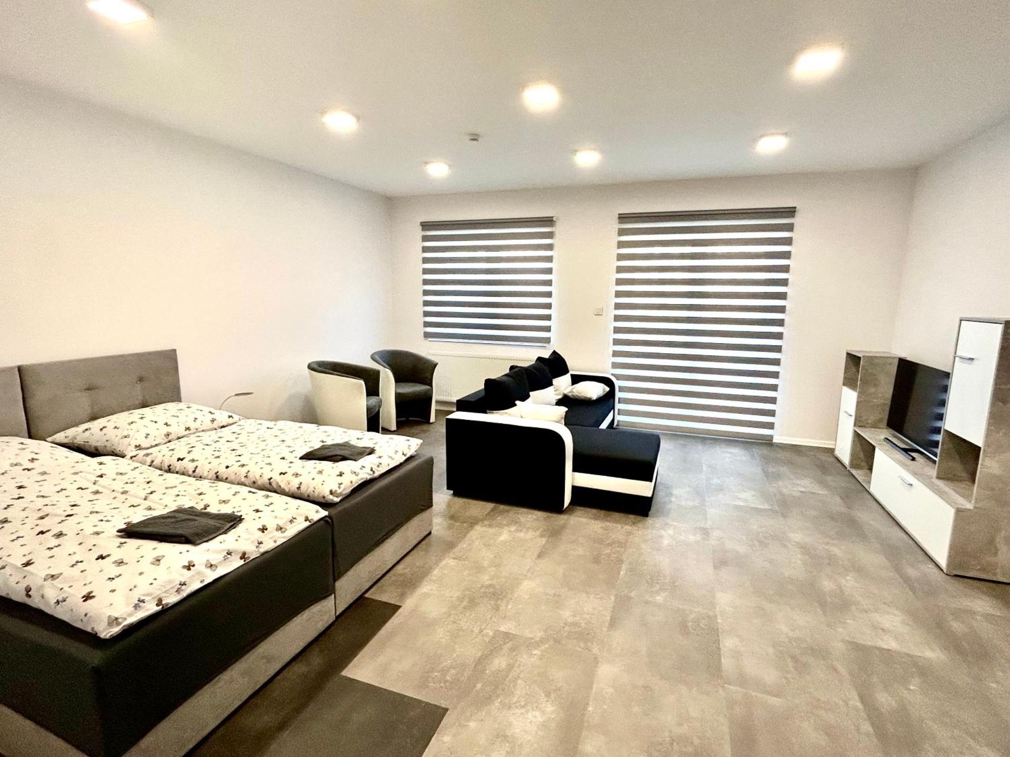 Apartmany Premium Se Soukromym Parkovanim Česká Lípa Esterno foto