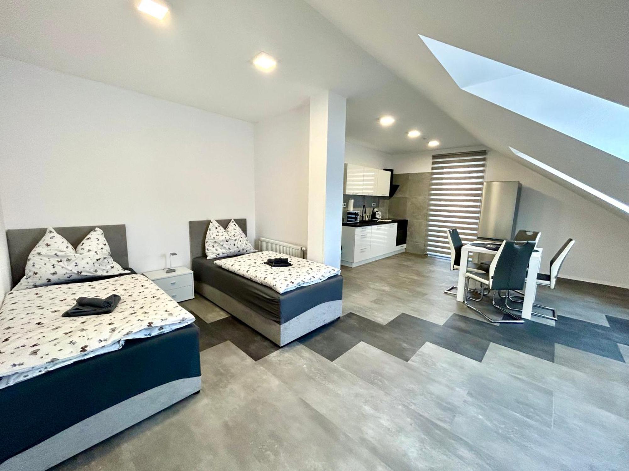 Apartmany Premium Se Soukromym Parkovanim Česká Lípa Esterno foto