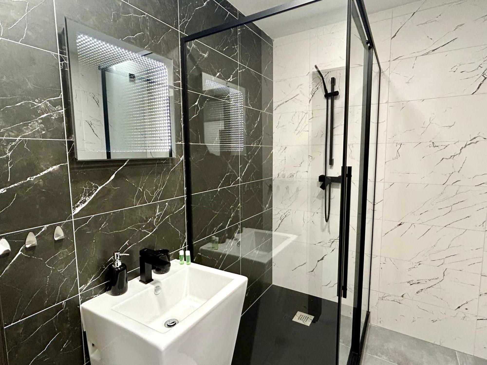 Apartmany Premium Se Soukromym Parkovanim Česká Lípa Esterno foto
