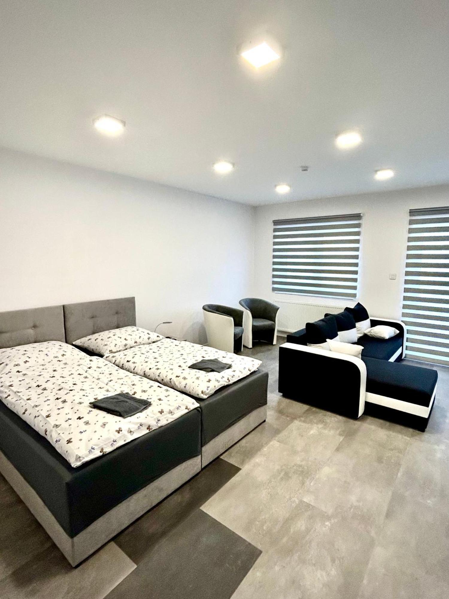 Apartmany Premium Se Soukromym Parkovanim Česká Lípa Esterno foto