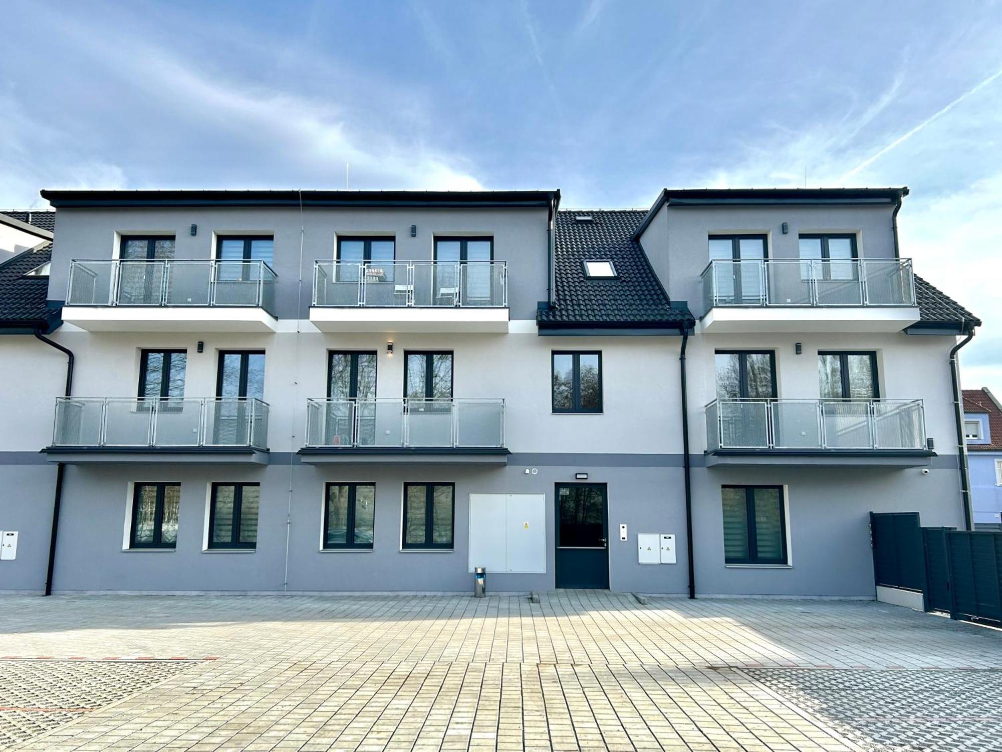 Apartmany Premium Se Soukromym Parkovanim Česká Lípa Esterno foto