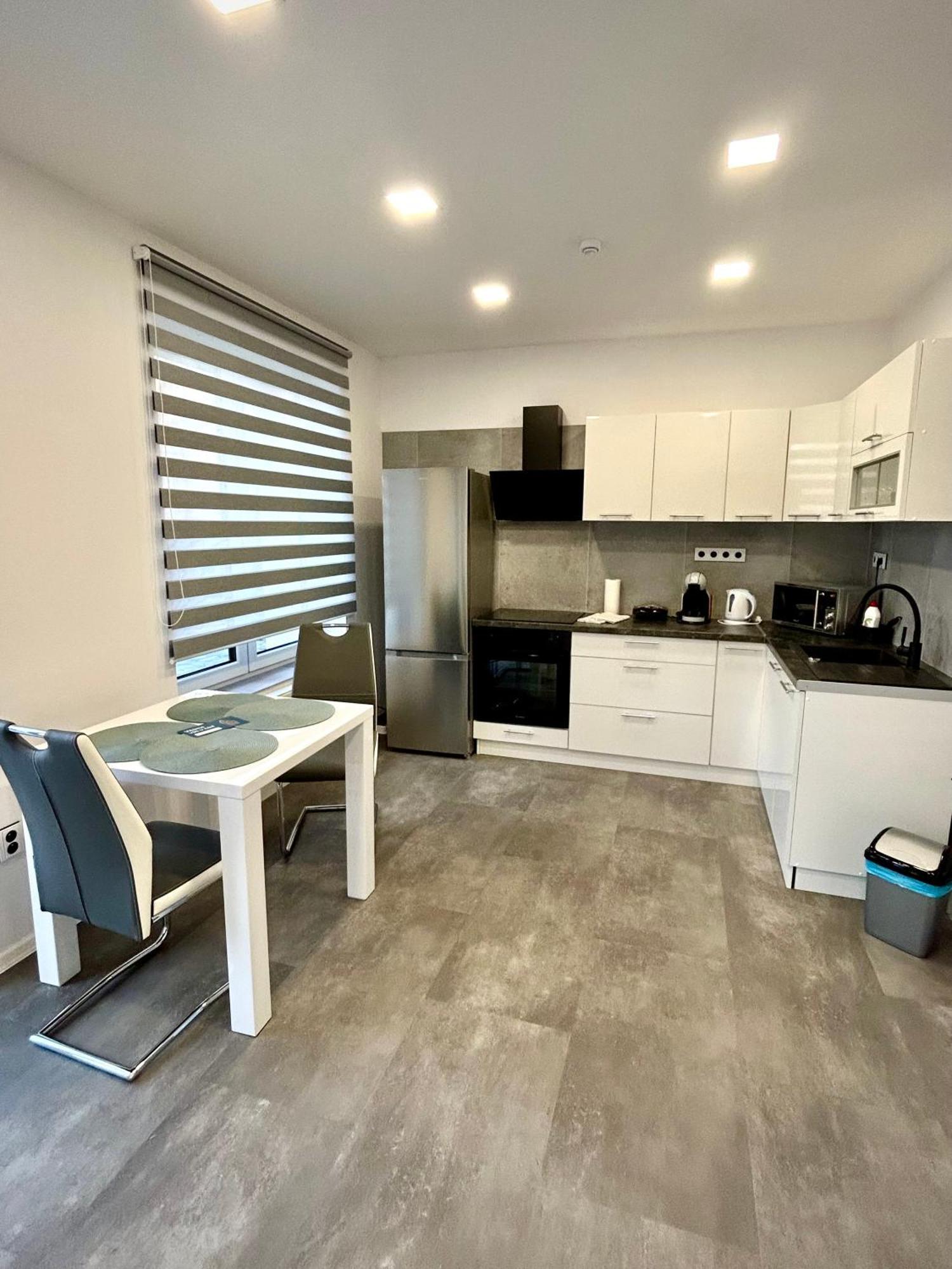Apartmany Premium Se Soukromym Parkovanim Česká Lípa Esterno foto